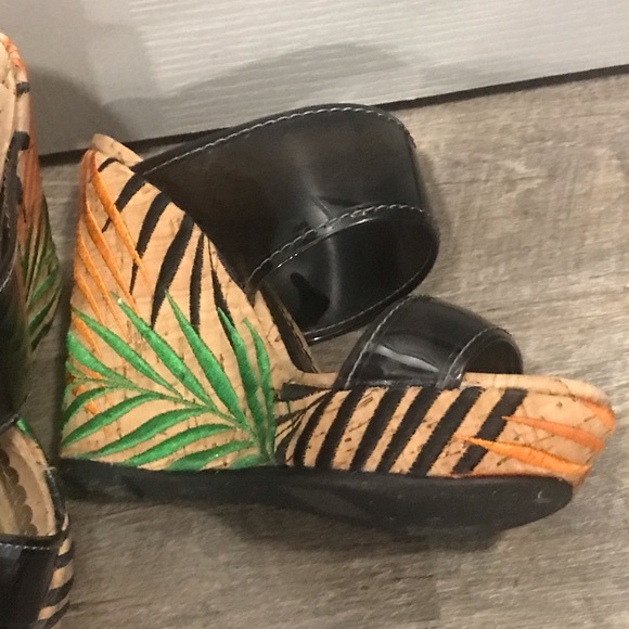 Shoes - Picture 1 of 2